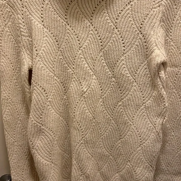 Sundance Champlain Ivory turtleneck sweater! GUC. Size M - Picture 3 of 6
